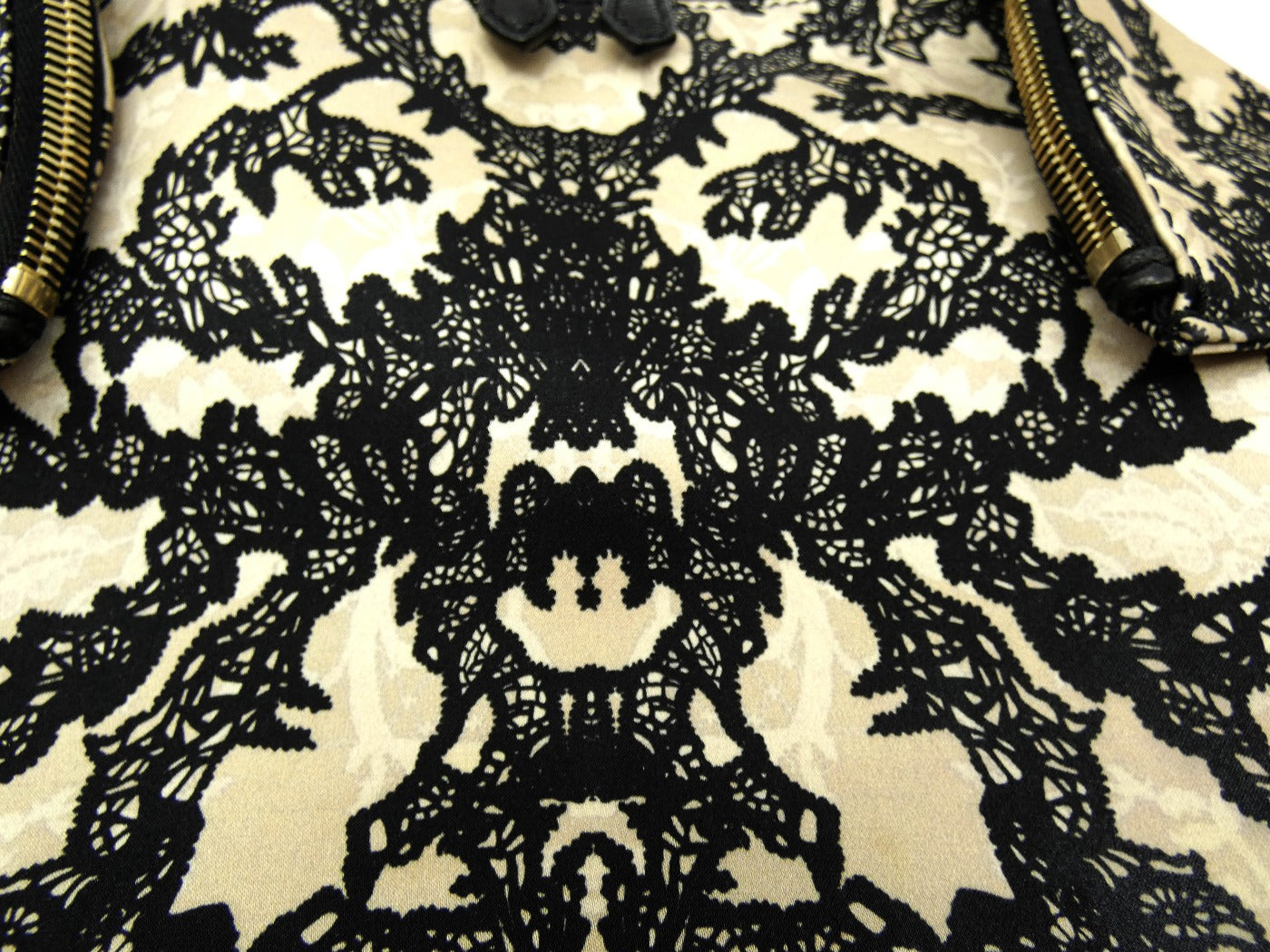 Alexander McQueen Silk Lace Print Large De Manta Bag Bag Alexander McQueen