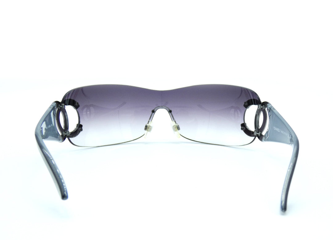 CHANEL(シャネル) サングラス 4125 Chanel Frameless CC Logo Sunglasses 4125 Black 112466 – FASHIONPHILE