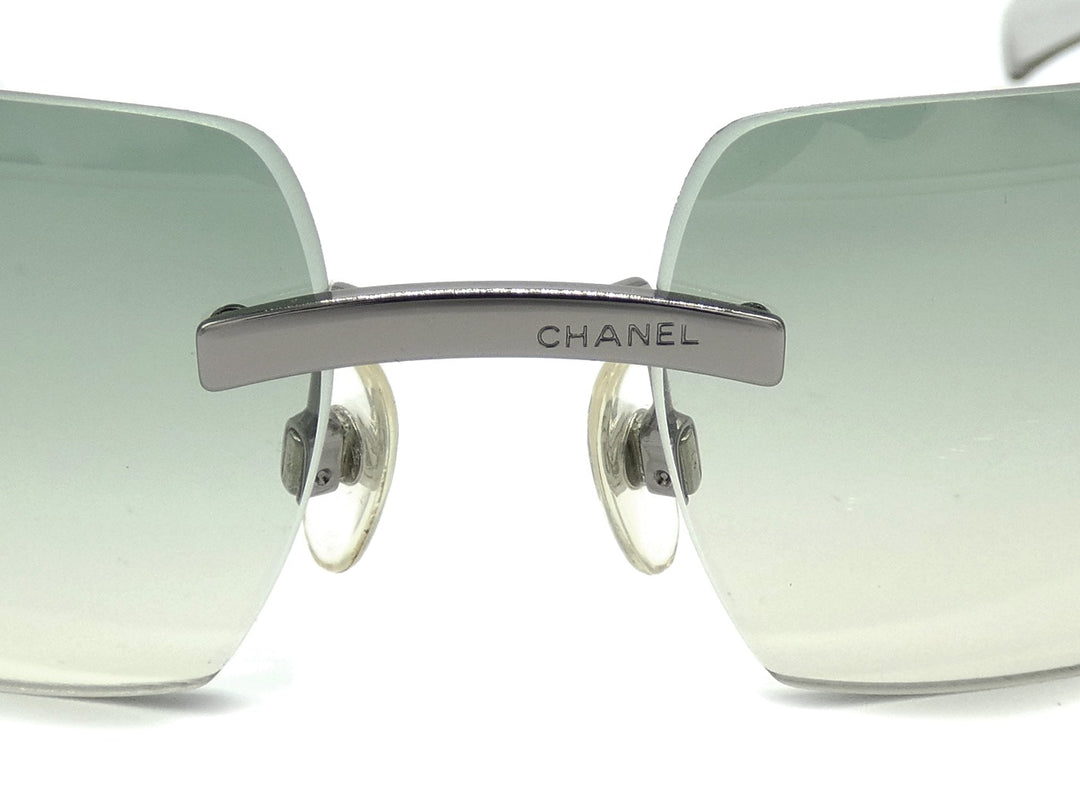 Chanel Vintage CC Logo Lightweight Sunglasses 4048 – Occhi Chanel Vintage CC Logo Lightweight Sunglasses 4048 – Occhi
